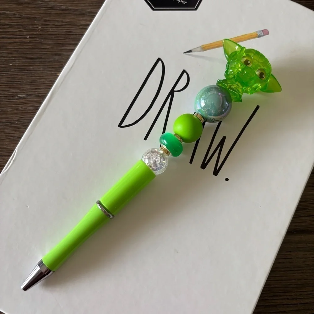 Disney Doorables: Star Wars: Yoda handmade beaded pen